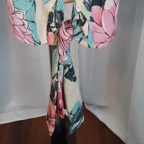 Spense watercolor floral blouse top  medium - Picture 4 of 6